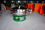 1500型三次元振動(dòng)篩，產(chǎn)量可達(dá)1100kg/h。